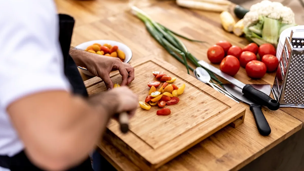 Cuisiner quand on vit seul sans jeter la moitié des courses